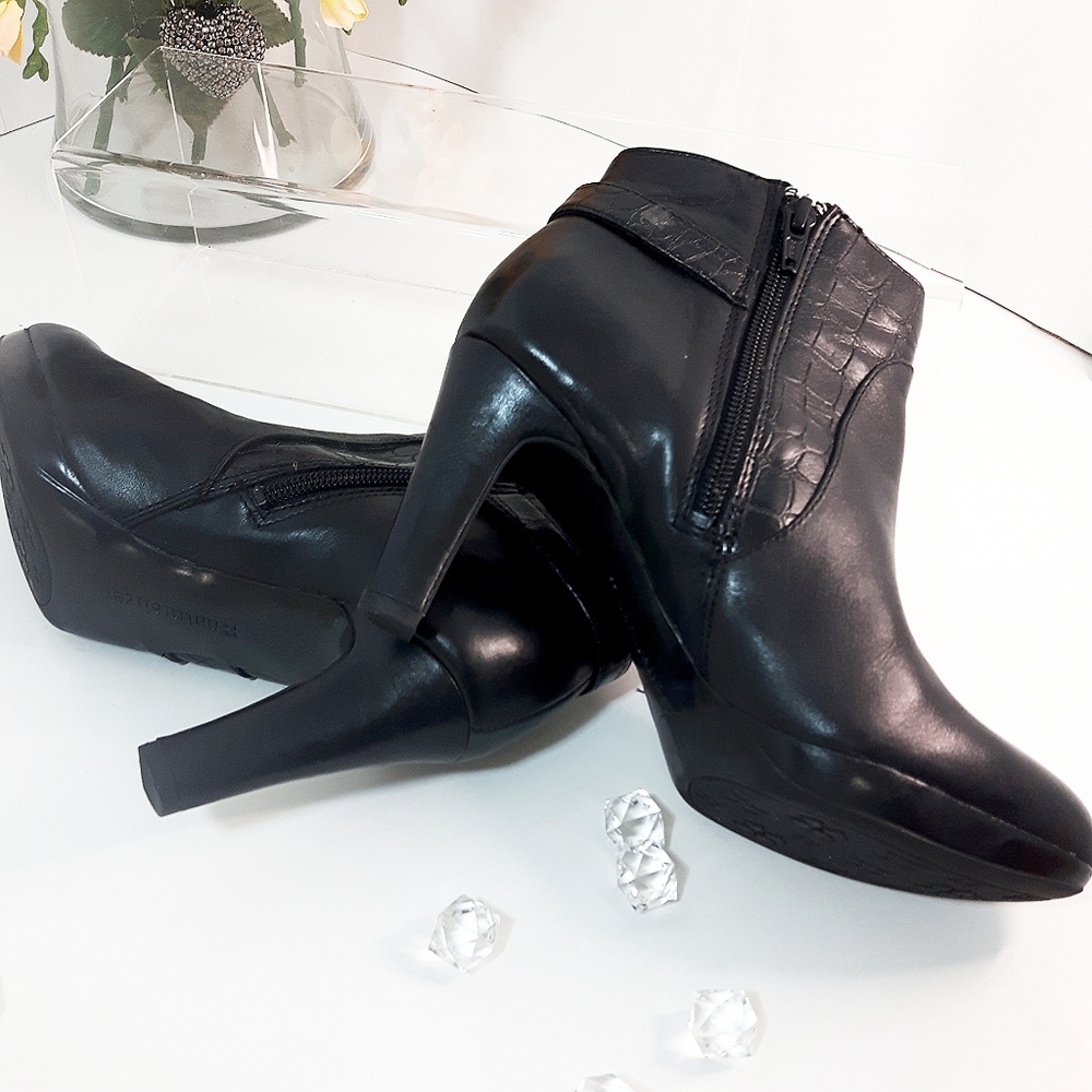 Naturalizer🖤Black Ankle Heel Booties|Genuine Leather - Picture 5 of 11